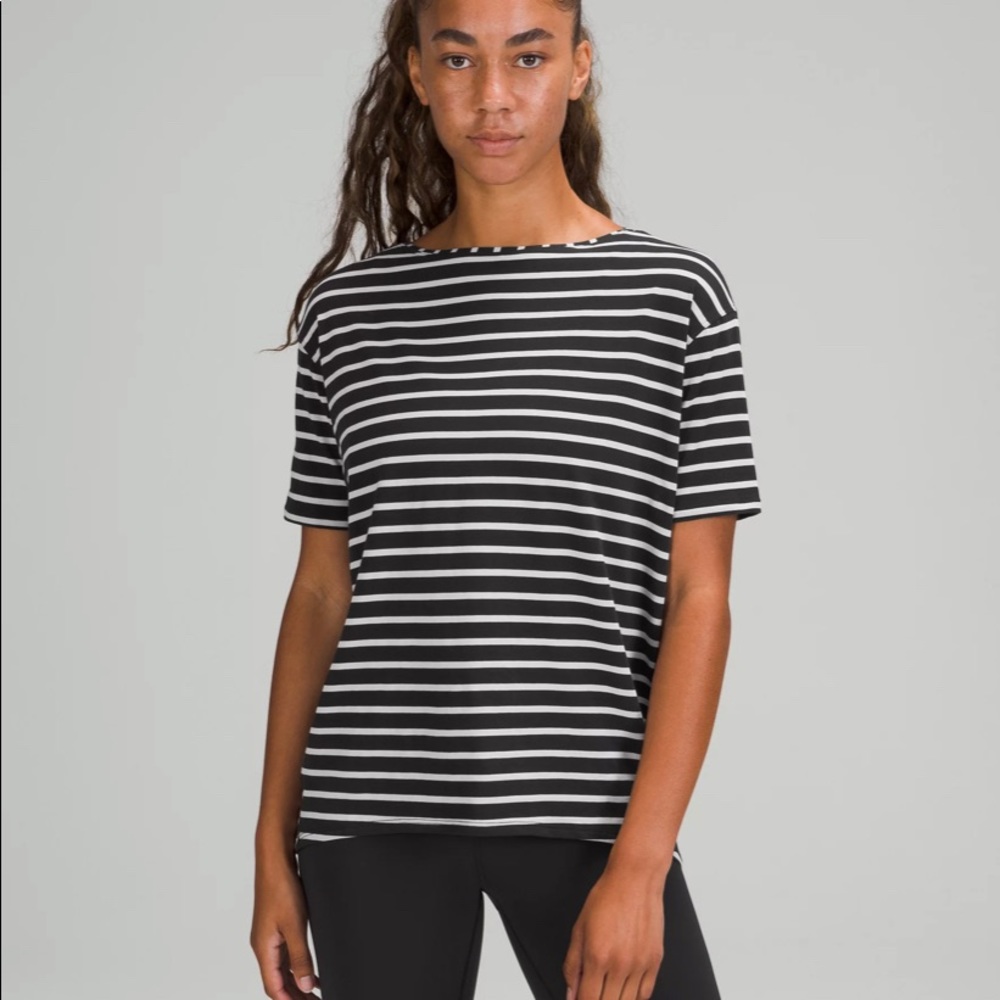 Lululemon Back in Action tee - NWT 18 Yachti stripe - NWT